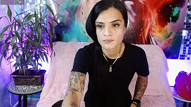 Snapshot of ZAMMIRA chatting on 06.13.26 ZAMMIRA online show from 06.13.26