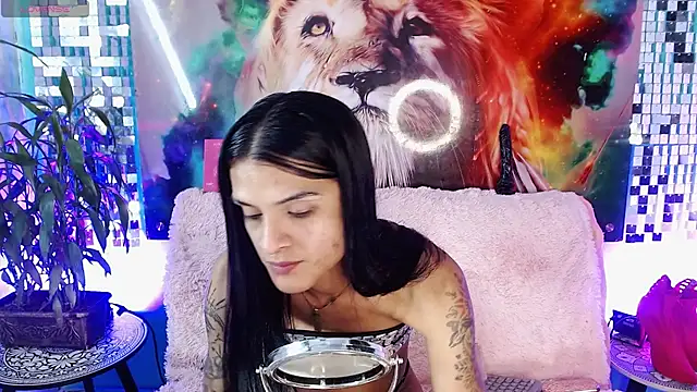 Snapshot of ZAMMIRA chatting on 06.24.26 ZAMMIRA online show from 06.24.26