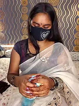 Snapshot of Sweet-Maddlina chatting on 10.11.25 Sweet-Maddlina online show from 10.11.25