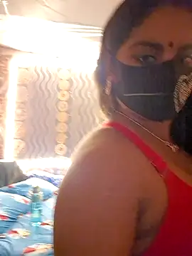 Snapshot of Sweet-Maddlina chatting on 10.19.25 Sweet-Maddlina online show from 10.19.25