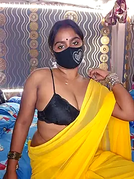 Snapshot of Sweet-Maddlina chatting on 10.20.25 Sweet-Maddlina online show from 10.20.25