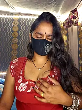 Snapshot of Sweet-Maddlina chatting on 11.01.25 Sweet-Maddlina online show from 11.01.25