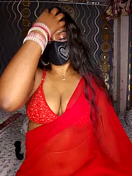 Snapshot of Sweet-Maddlina chatting on 11.07.25 Sweet-Maddlina online show from 11.07.25