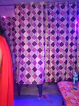 Snapshot of Sweet-Maddlina chatting on 12.04.25 Sweet-Maddlina online show from 12.04.25