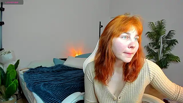 Snapshot of Rene_Shine chatting on 02.25.26 Rene Shine online show from 02.25.26