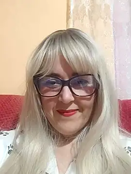 Snapshot of Amelialove42 chatting on 11.09.25 Amelialove42 online show from 11.09.25