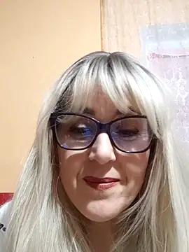 Snapshot of Amelialove42 chatting on 11.11.25 Amelialove42 online show from 11.11.25