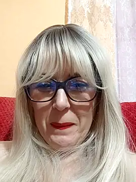 Snapshot of Amelialove42 chatting on 11.13.25 Amelialove42 online show from 11.13.25