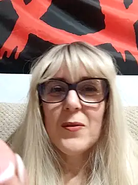 Snapshot of Amelialove42 chatting on 11.23.25 Amelialove42 online show from 11.23.25