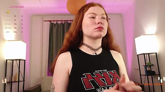 Snapshot of GingerCute chatting on 11.02.25 GingerCute online show from 11.02.25