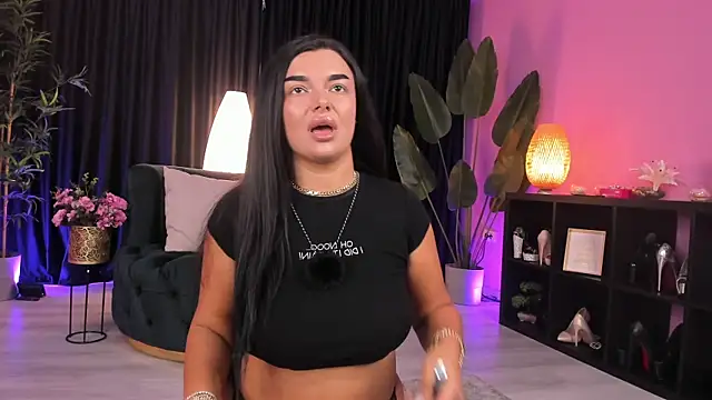 Hot Karma online show from 10.14.25