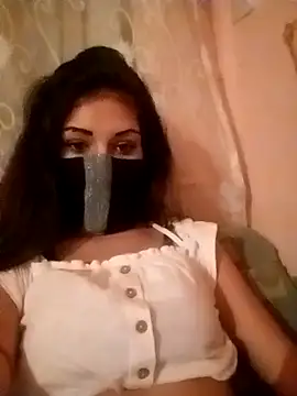 Snapshot of lorina202 chatting on 10.31.25 lorina202 online show from 10.31.25