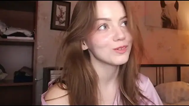 Snapshot of Olivia_Mensy chatting on 10.09.25 Olivia Mensy online show from 10.09.25