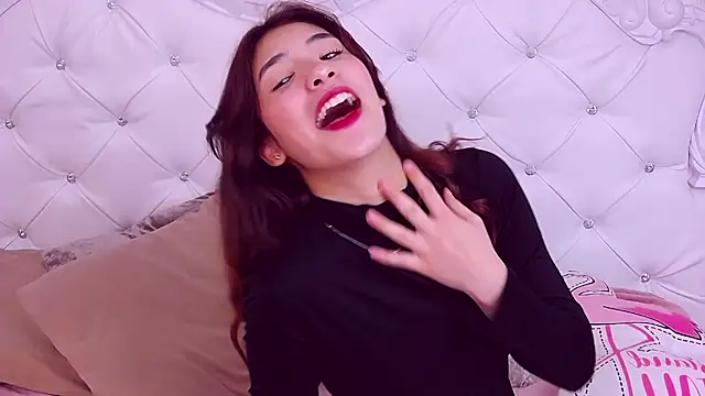 ArielLoove online show from 11.08.25