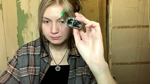 ArianeBhayani online show from 11.04.25