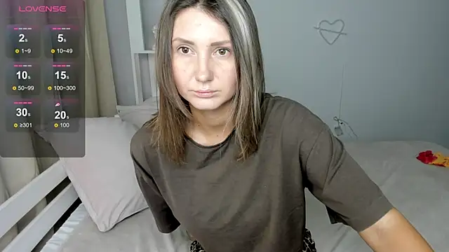 NikkiKiss   online show from 10.25.25