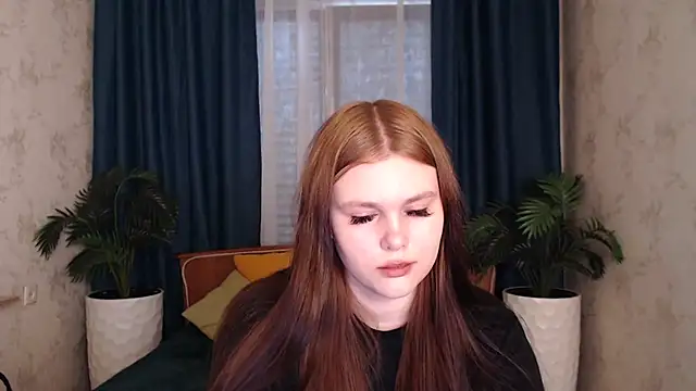 Snapshot of Musegirl chatting on 11.05.25 Musegirl online show from 11.05.25