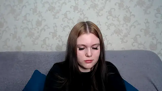 Snapshot of Musegirl chatting on 11.10.25 Musegirl online show from 11.10.25