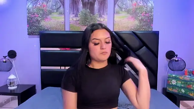 Snapshot of GAbrielaBotero chatting on 12.15.25 GAbrielaBotero online show from 12.15.25