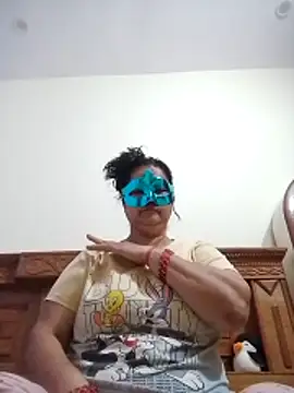 Honey-26 online show from 04.17.26