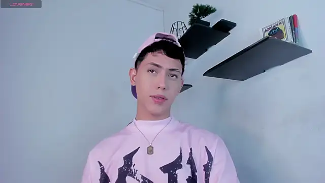 Snapshot of Iam_criss09 chatting on 11.25.25 Iam criss09 online show from 11.25.25