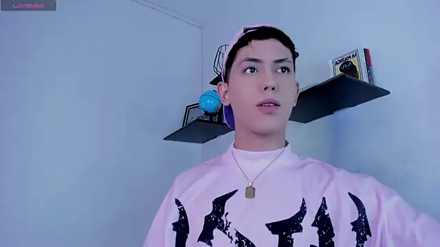 Snapshot of Iam_criss09 chatting on 11.27.25 Iam criss09 online show from 11.27.25