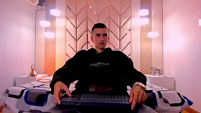 Snapshot of Ethan_Boy_ chatting on 02.06.26 Ethan Boy online show from 02.06.26