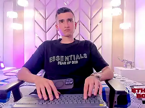 Snapshot of Ethan_Boy_ chatting on 02.07.26 Ethan Boy online show from 02.07.26