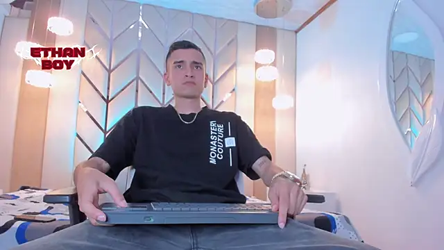 Snapshot of Ethan_Boy_ chatting on 02.16.26 Ethan Boy online show from 02.16.26