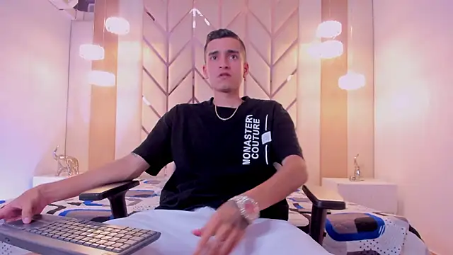 Snapshot of Ethan_Boy_ chatting on 02.20.26 Ethan Boy online show from 02.20.26