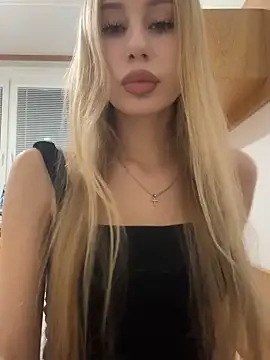 Snapshot of JudithCarly chatting on 11.25.25 JudithCarly online show from 11.25.25