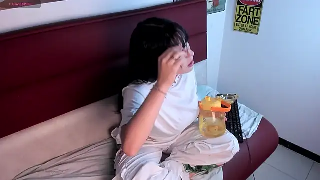 Snapshot of bubble__angel__ chatting on 11.12.25 bubble angel online show from 11.12.25