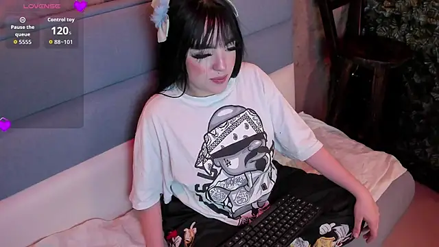 Snapshot of bubble__angel__ chatting on 11.14.25 bubble angel online show from 11.14.25