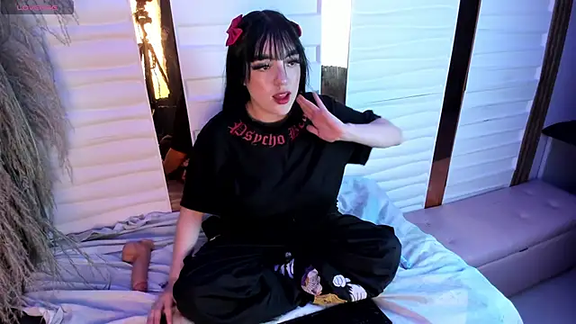 Snapshot of bubble__angel__ chatting on 11.18.25 bubble angel online show from 11.18.25