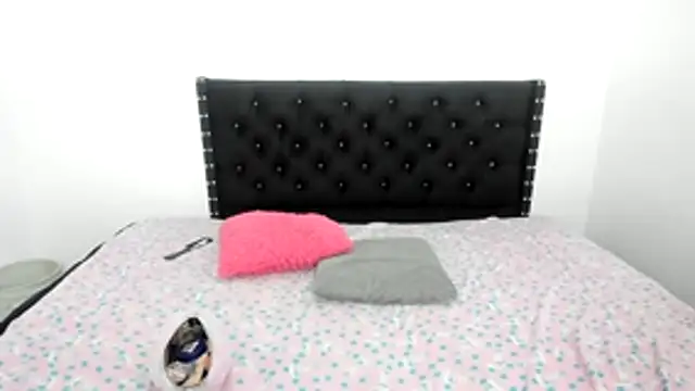 Snapshot of adam_sex99 chatting on 10.29.25 adam sex99 online show from 10.29.25