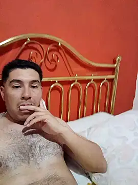 Snapshot of Ezeaxl chatting on 10.25.25 Ezeaxl online show from 10.25.25