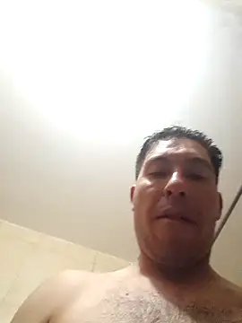 Ezeaxl online show from 12.04.25