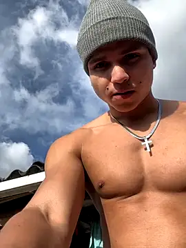 Snapshot of mirallesandbig chatting on 10.19.25 mirallesandbig online show from 10.19.25