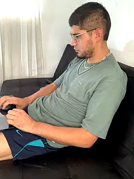 Snapshot of mirallesandbig chatting on 10.23.25 mirallesandbig online show from 10.23.25