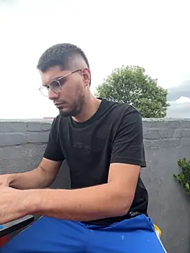 Snapshot of mirallesandbig chatting on 11.16.25 mirallesandbig online show from 11.16.25