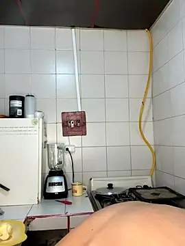 Snapshot of mirallesandbig chatting on 11.19.25 mirallesandbig online show from 11.19.25