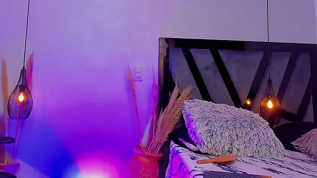 Snapshot of harper_brown1 chatting on 11.30.25 harper brown1 online show from 11.30.25