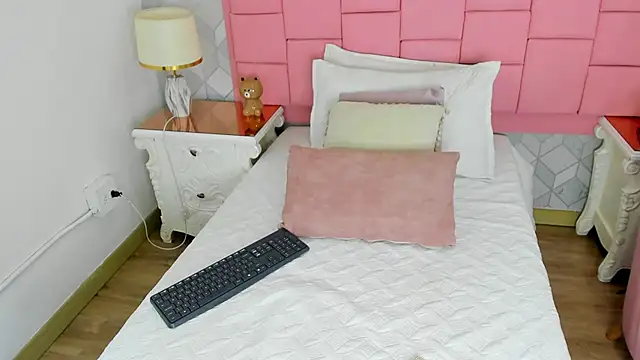 Snapshot of mary_joseph chatting on 01.17.26 mary joseph online show from 01.17.26