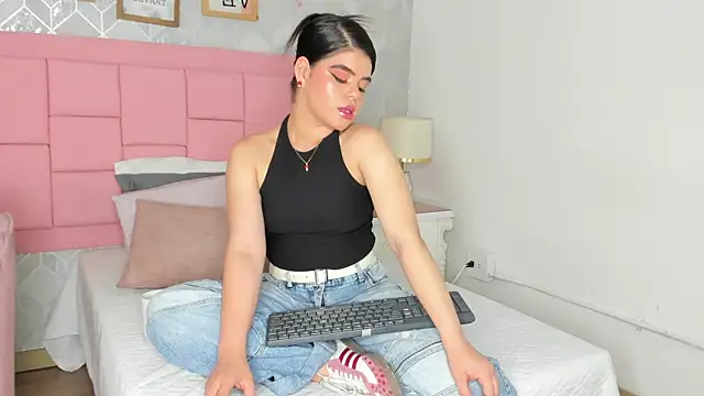 Snapshot of mary_joseph chatting on 02.19.26 mary joseph online show from 02.19.26