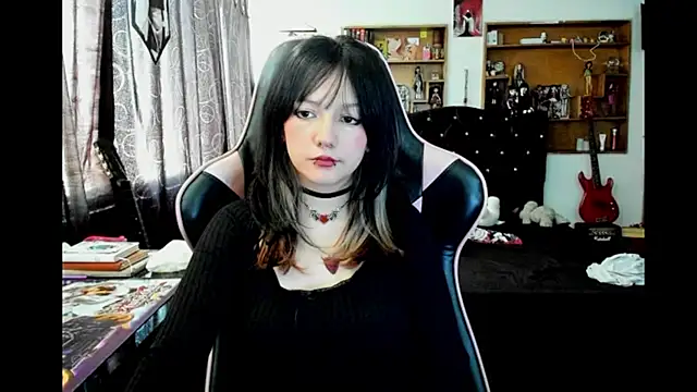 Snapshot of Maki_Zein_ chatting on 02.17.26 Maki Zein online show from 02.17.26