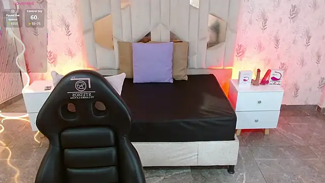 MARIANA TAY1 online show from 11.08.25