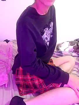 Omiko  online show from 10.15.25