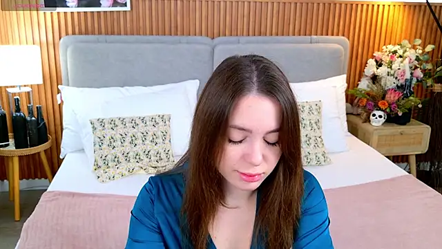 JulliRoss online show from 10.22.25