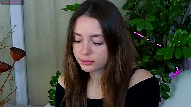 JulliRoss online show from 10.24.25