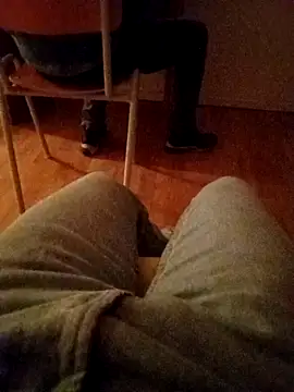 aripuppi95 online show from 10.10.25